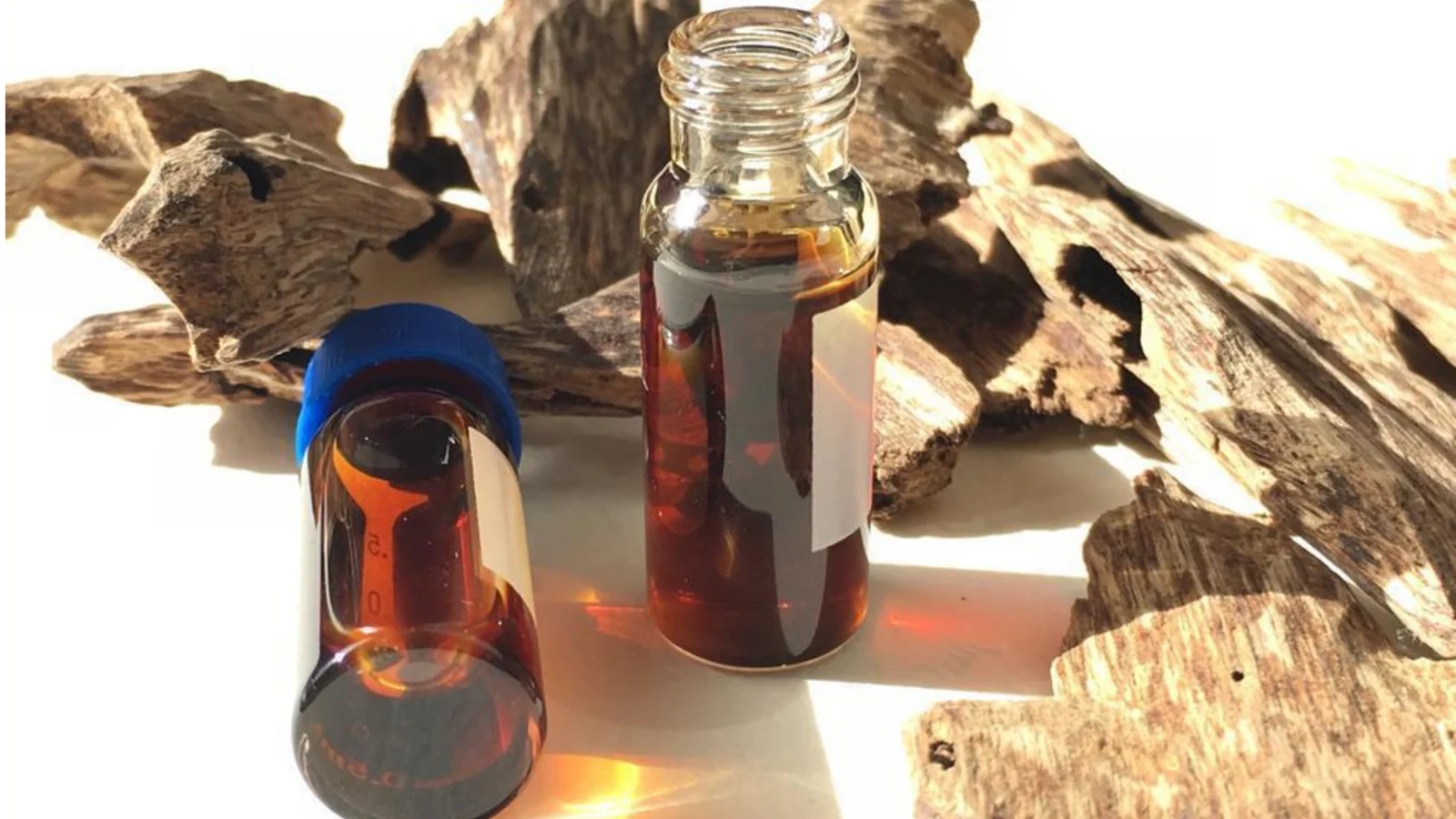oil-the-green-verdant-100-pure-cultivated-agarwood-oil-oud-oil-15897195348070_1600x (1)